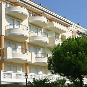 Il Tulipano Aparthotel